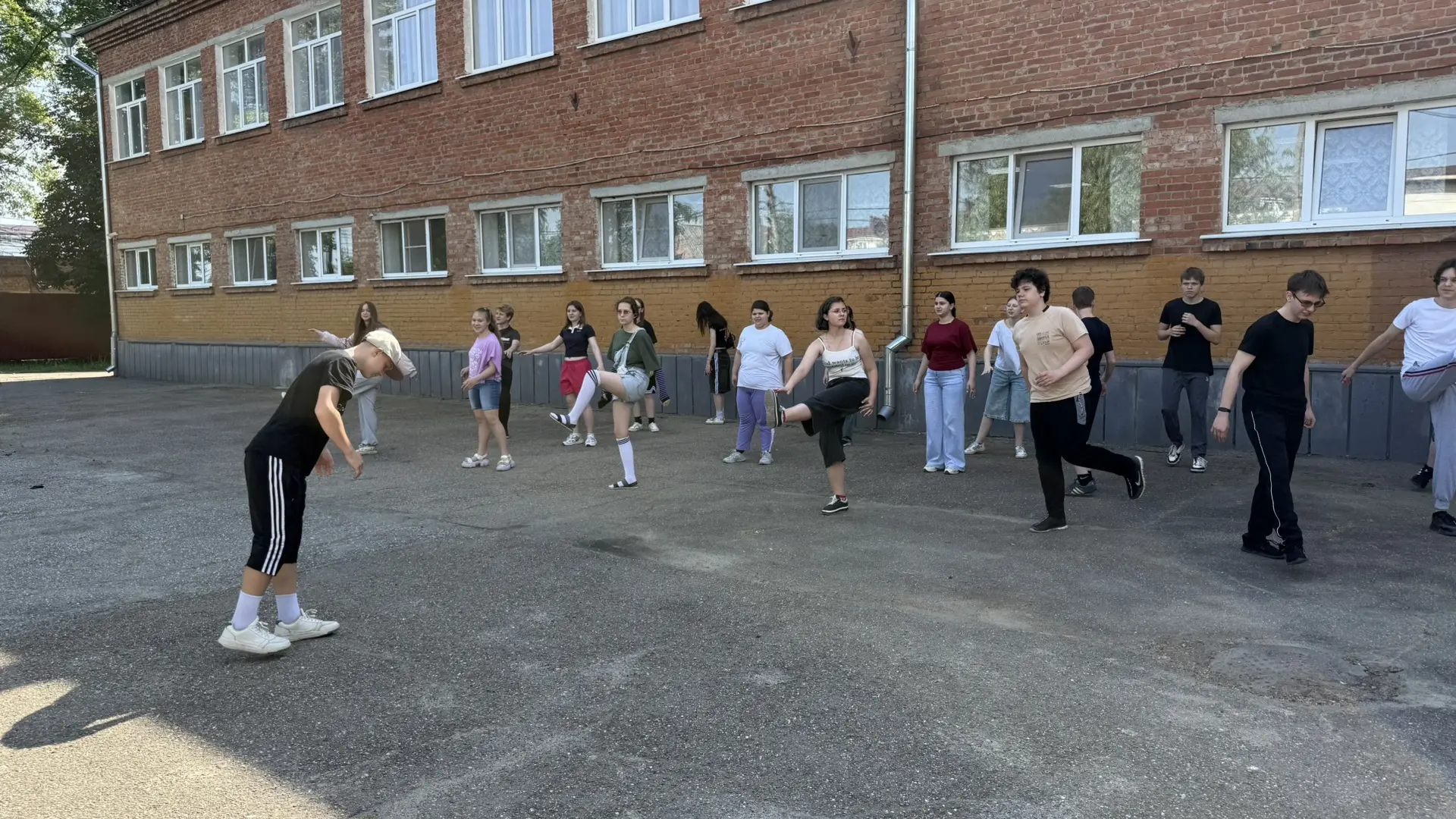 ☀️ Насыщенный день в ЛТО «ПАТРИОТ»! ☀️

С самого утра зарядились позитивом на зарядке — бодрость гар