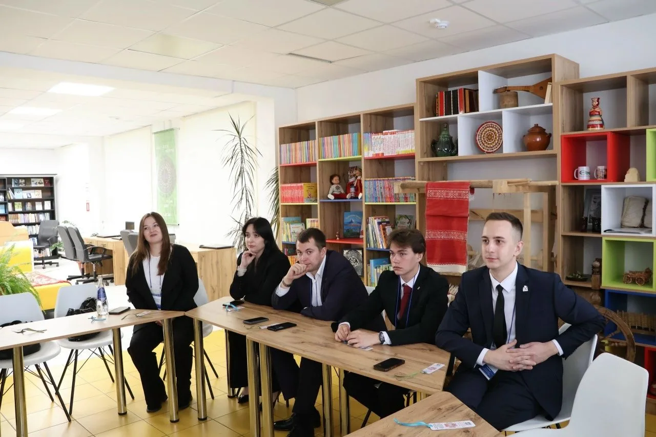 🤩 Сила единства: молодёжь ИНЭК на парламентском форуме ПФО