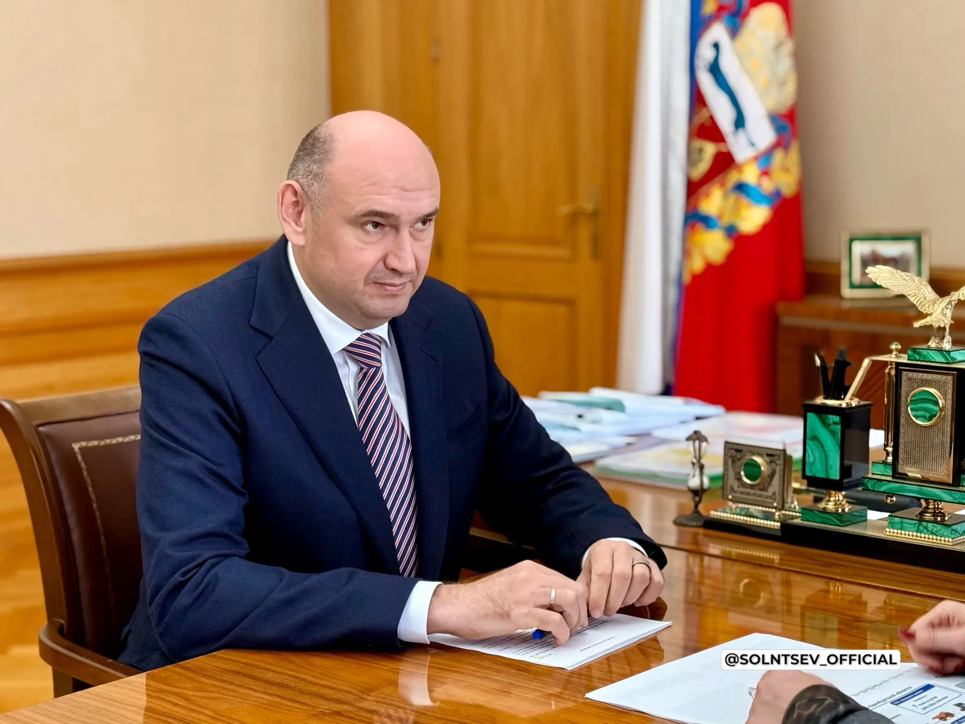 Провёл рабочую встречу с генеральным директором компании «Газпром гелий сервис» Любовью...