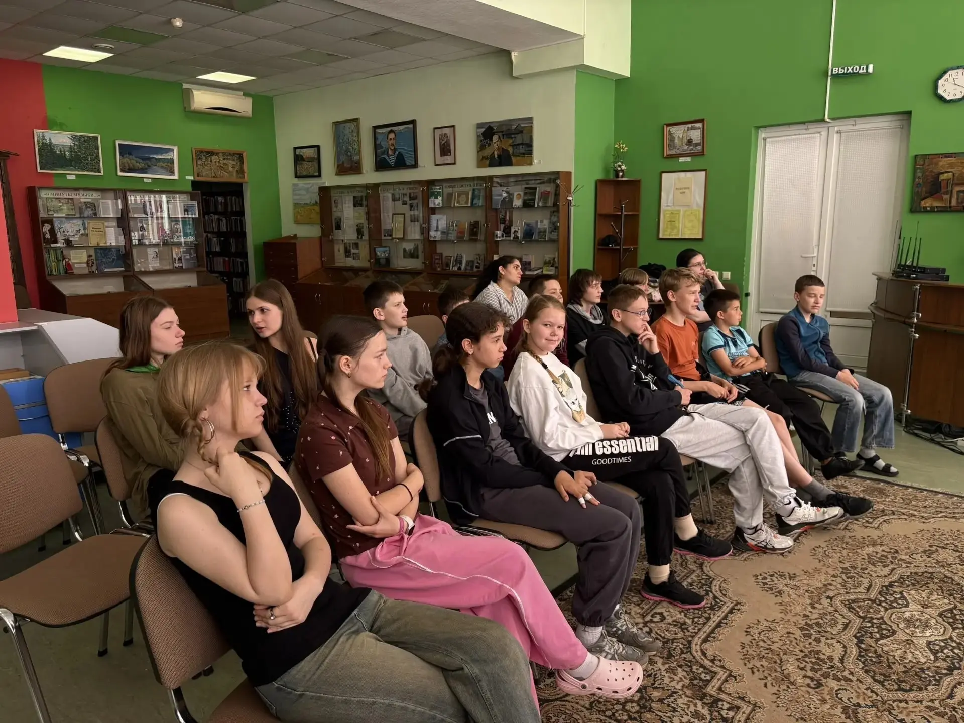 Сегодня  1 отряд посетил Библиотеку №5 им. Н. Рубцова и принял участие в игровой познавательной прог