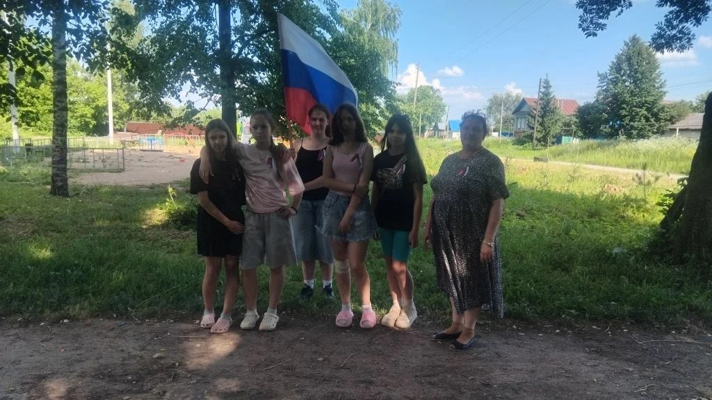 Преддверии празднования Дня России, волонтеры вышли на улицы сел Осинки и Отары  чтобы подарить кажд