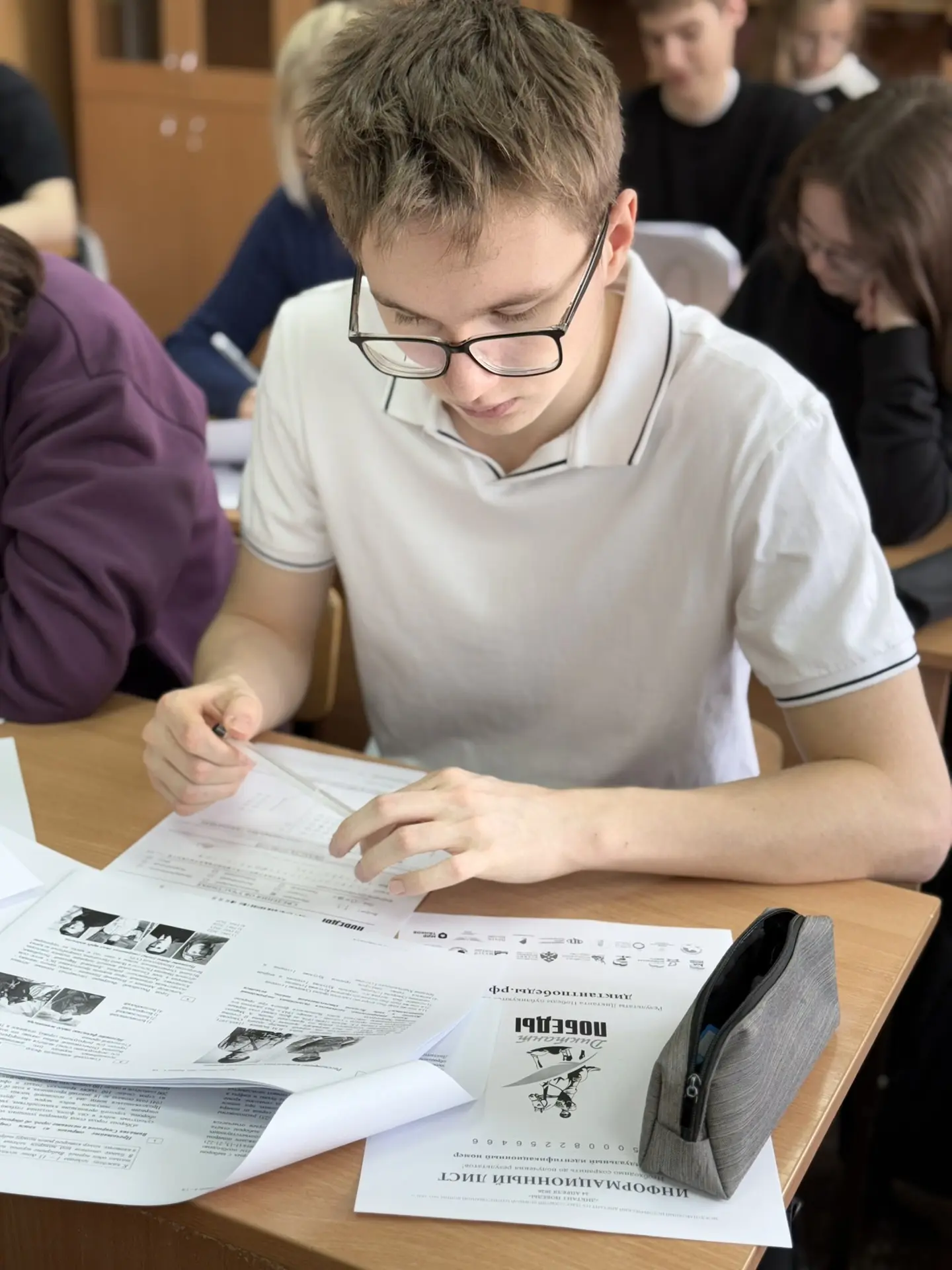 🗓️24 АПРЕЛЯ | Знать, чтобы помнить: ученики нашей школы написали «Диктант Победы» 🇷🇺📜  Сегодня, 24 а