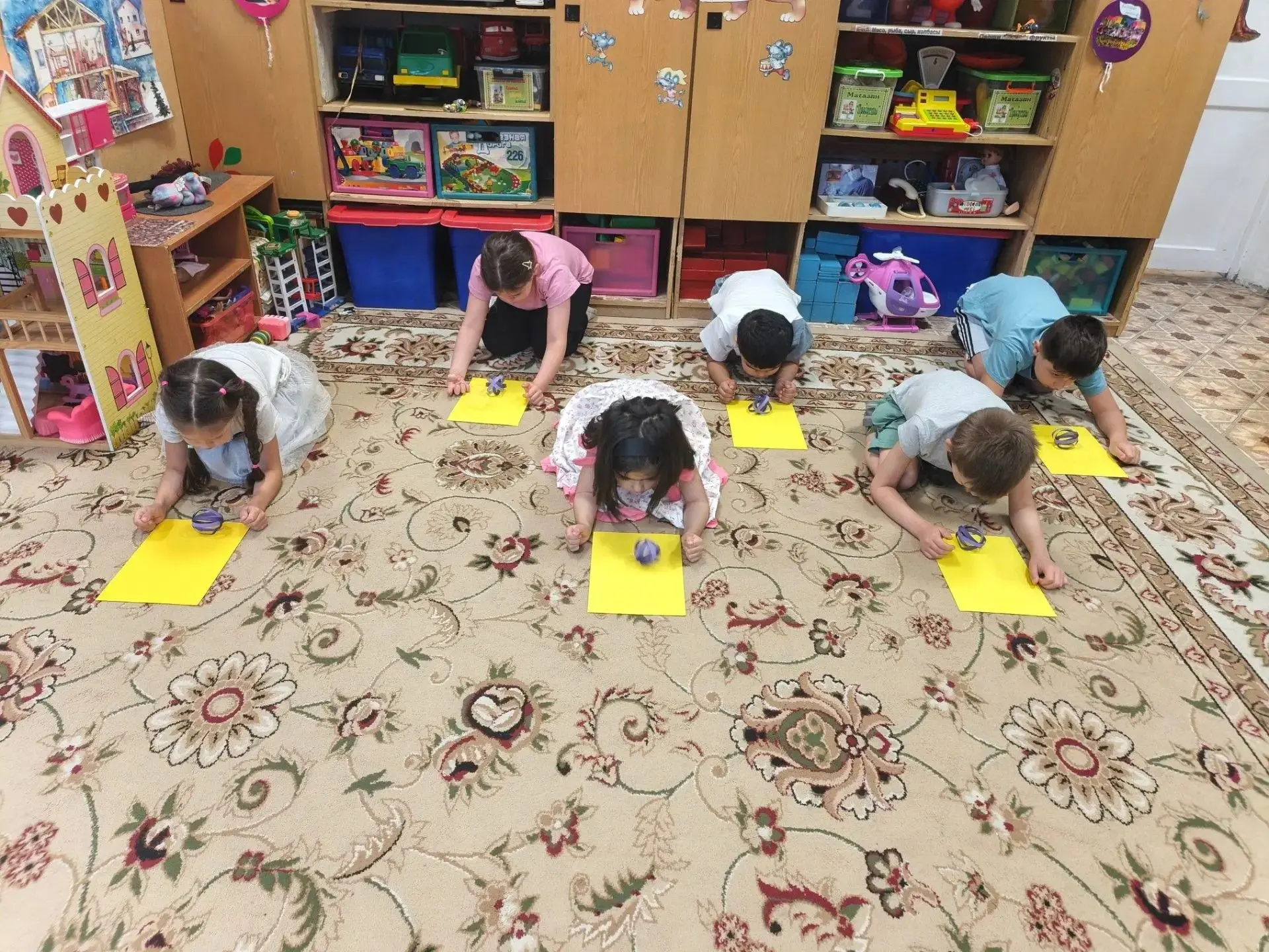 🦢 новости ДО "Лебедушка" 🦢

Сегодня ребята подготовительной группы №8 создали чудесные и яркие «Ве