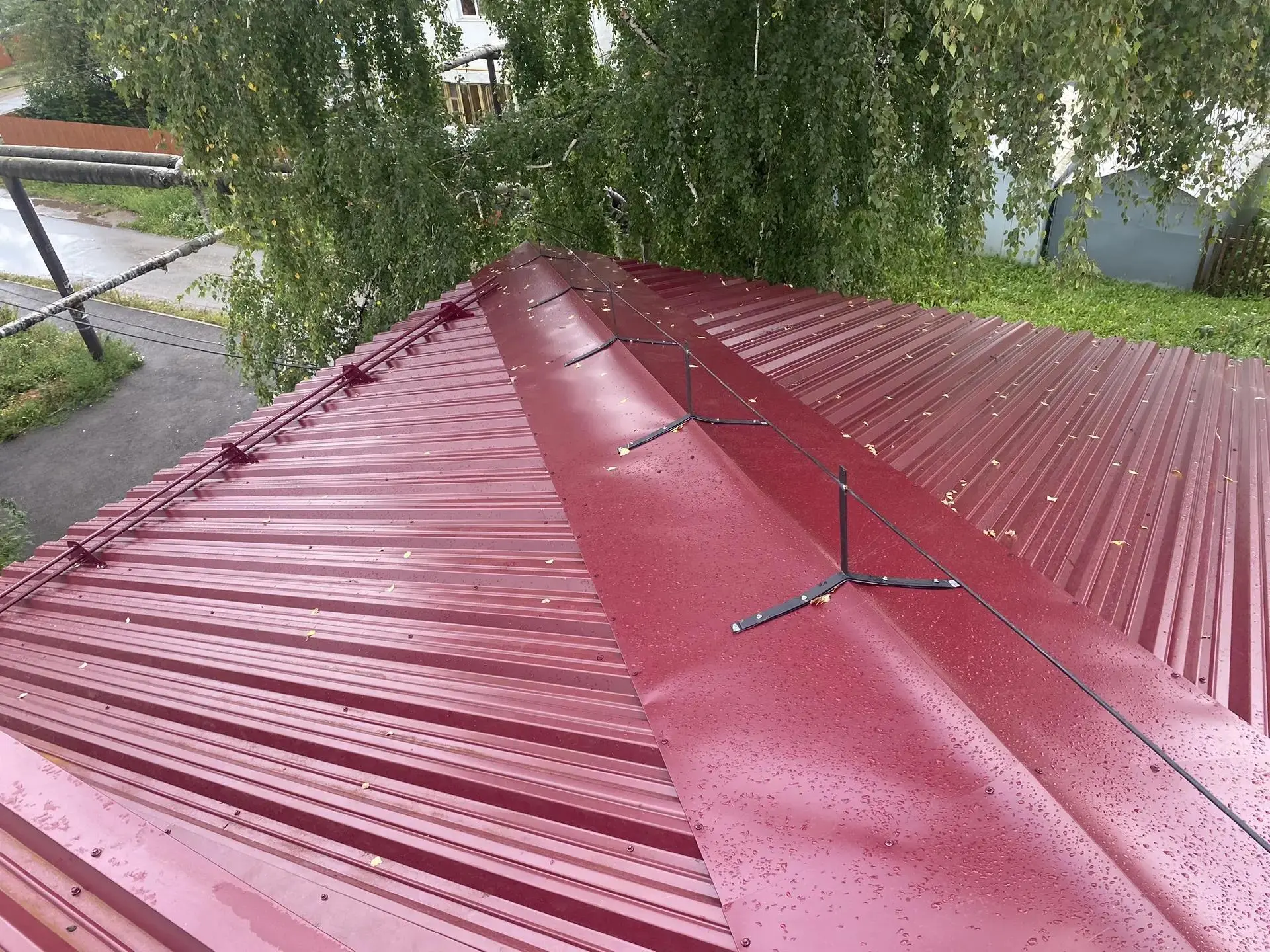 🏠 В Иглинском районе продолжается капитальный ремонт крыш многоквартирных домов

📷 На фото процесс