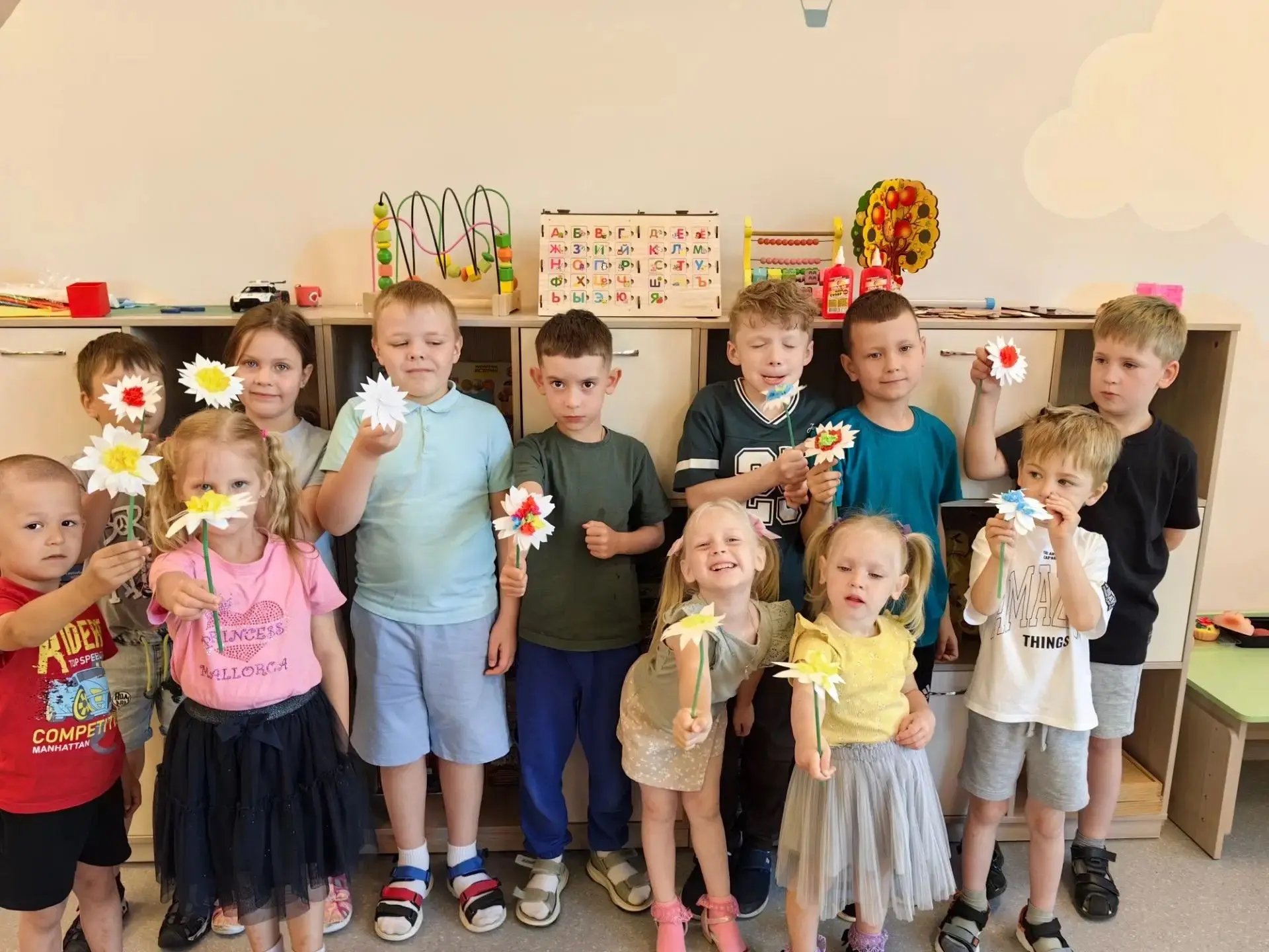 🌸 Творческое лето в нашем садике! 🌸

Лето — это время ярких красок, вдохновения и новых открытий! 