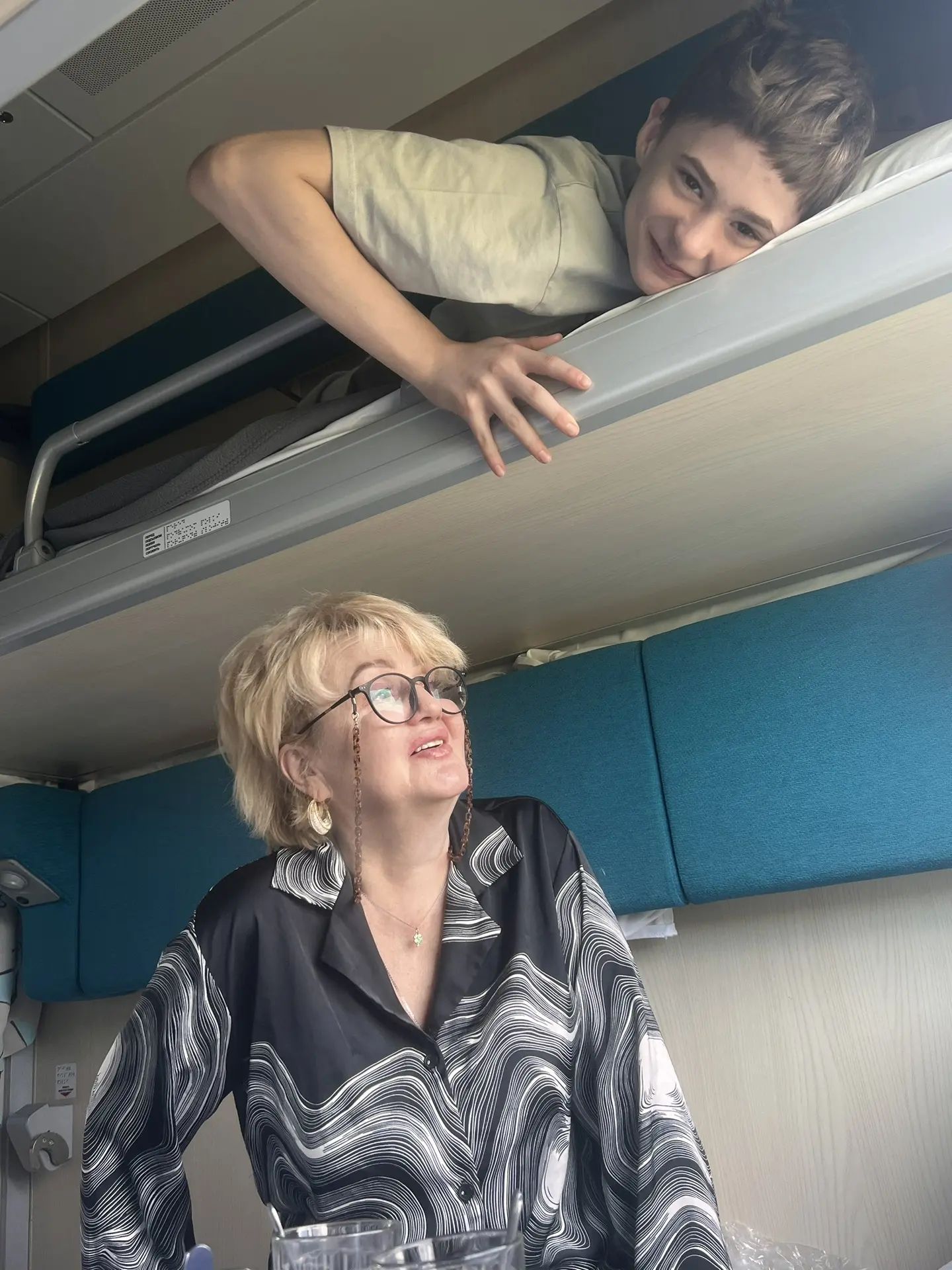 Люблю дремать под стук колес. Но в этот раз не повезло, попались общительные попутчики…