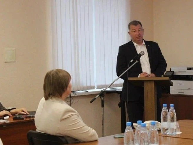 ⚡️Арестовали экс-главу Серова Василия Сизикова. Его обвиняют в получении взятки в крупн...