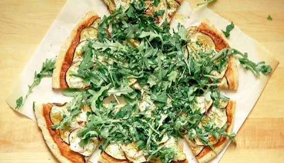 Пицца с Баклажаном и Руколлой
