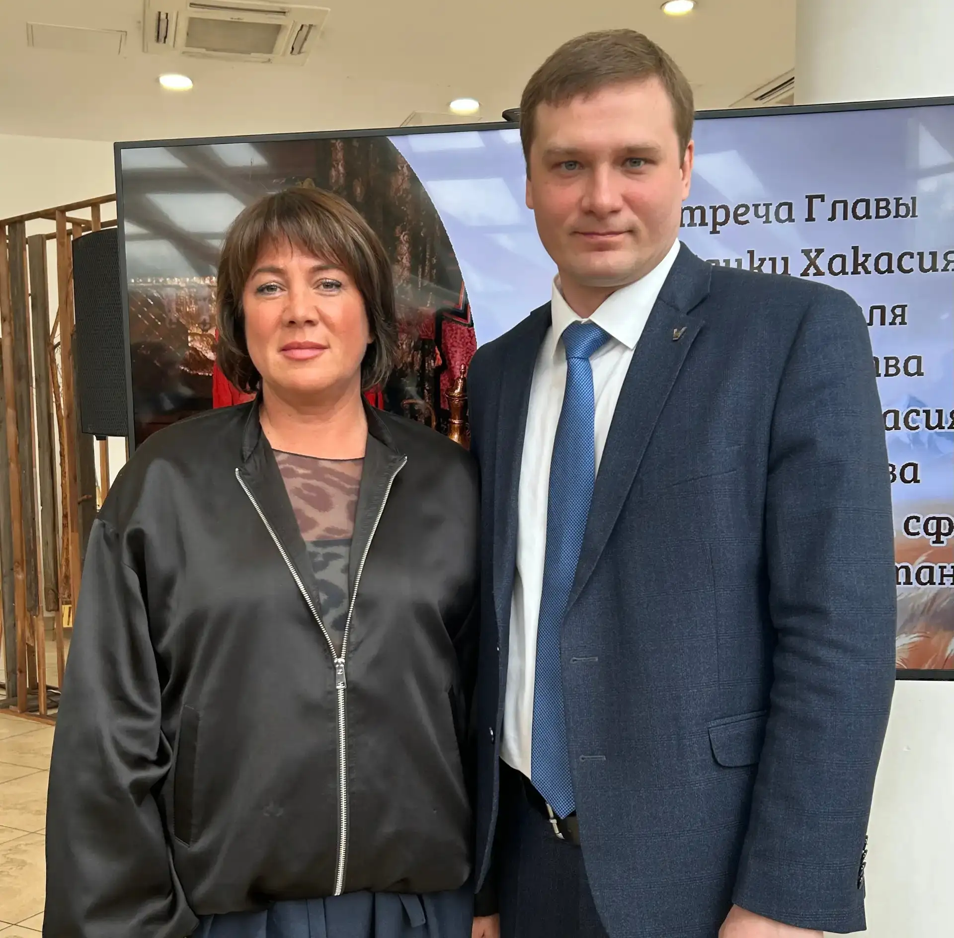 В Хакасском национальном краеведческом музее глава республики Валентин Коновалов провел...