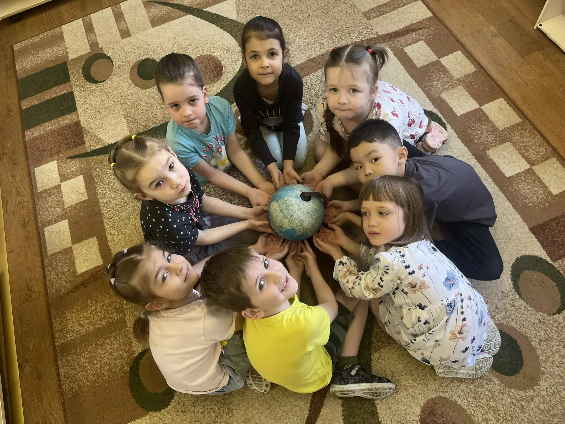 Забота о Земле начинается с пелёнок 🌍  В дошкольных группах прошли мероприятия, приуроченные к Между