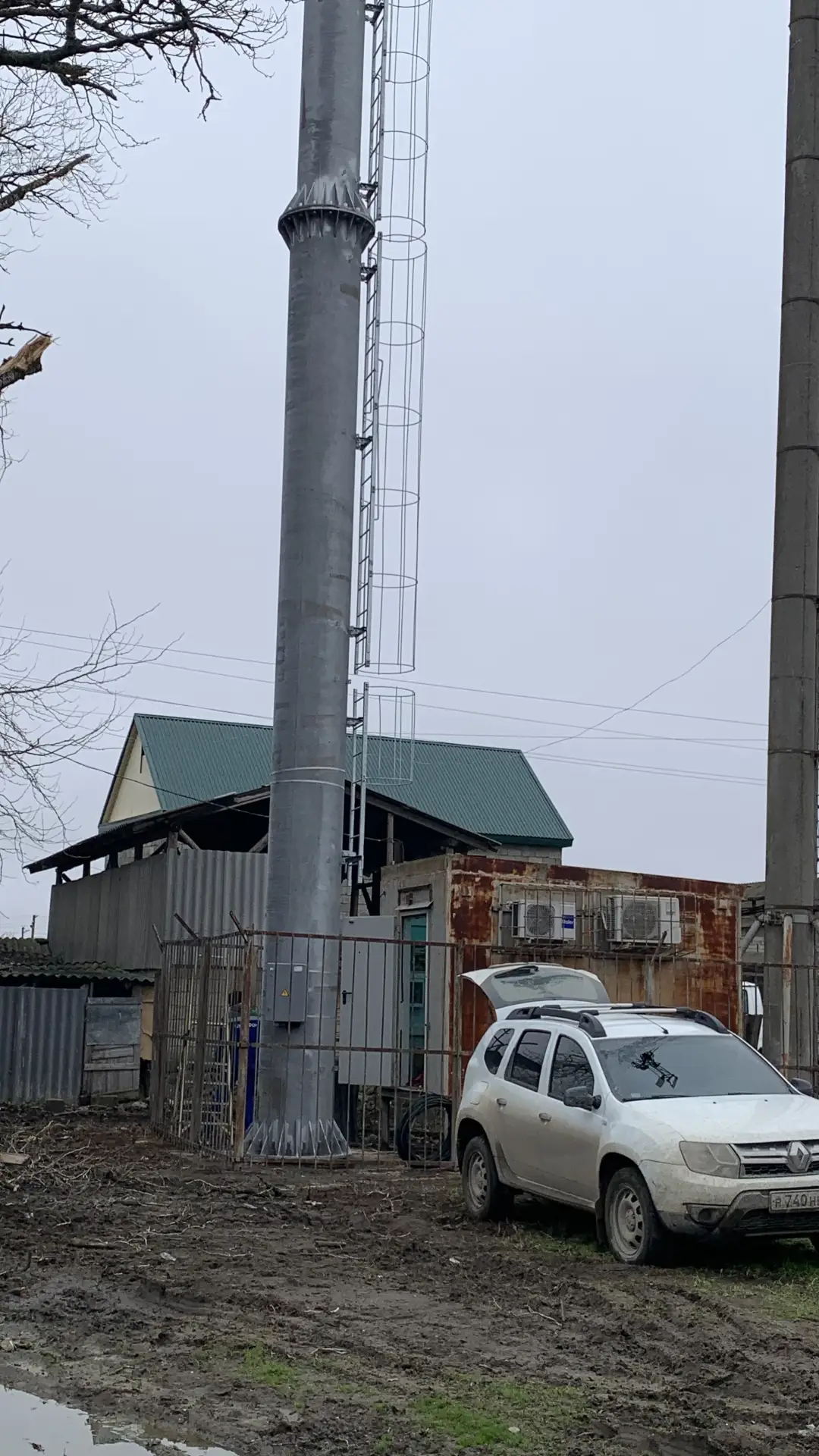 В Самилахе проводятся работы по замене столба сети "Мегафон"
