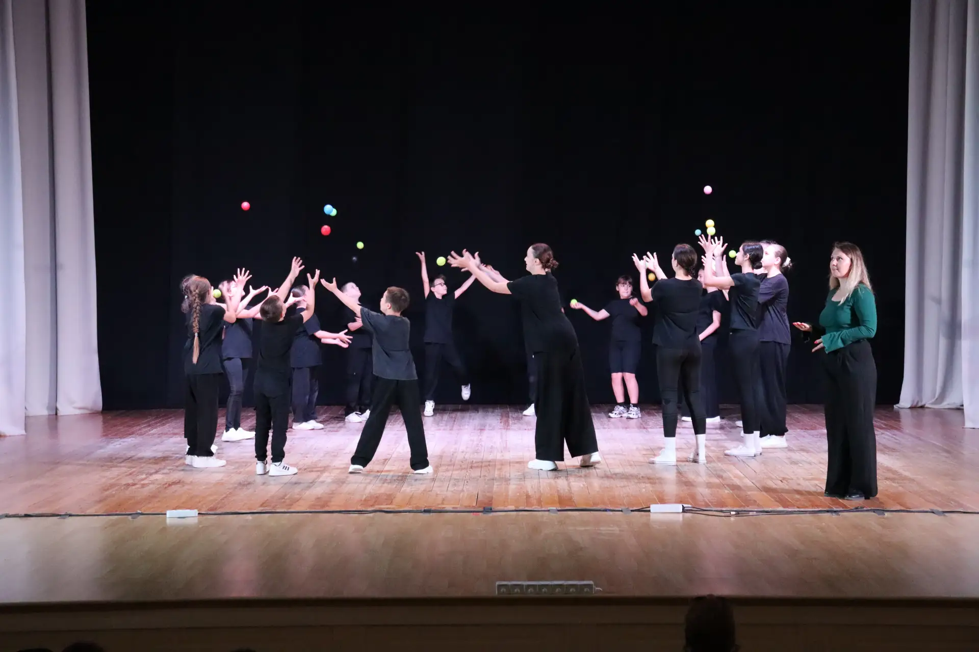 🎭29 июня «Театральная мастерская» подвела итоги!🎭

🎭Вот и подошла к концу летняя "Театральная мас