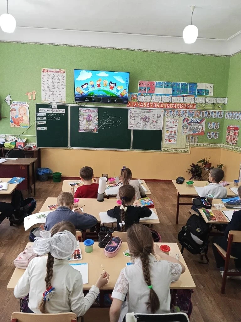 1-А класс продолжает знакомиться с цветочными праздниками! В этот раз мы знакомились с ...