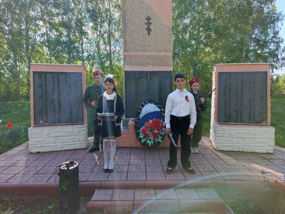 Сегодня учащиеся нашей школы и воспитанники дошкольной группы приняли участие в митинге...
