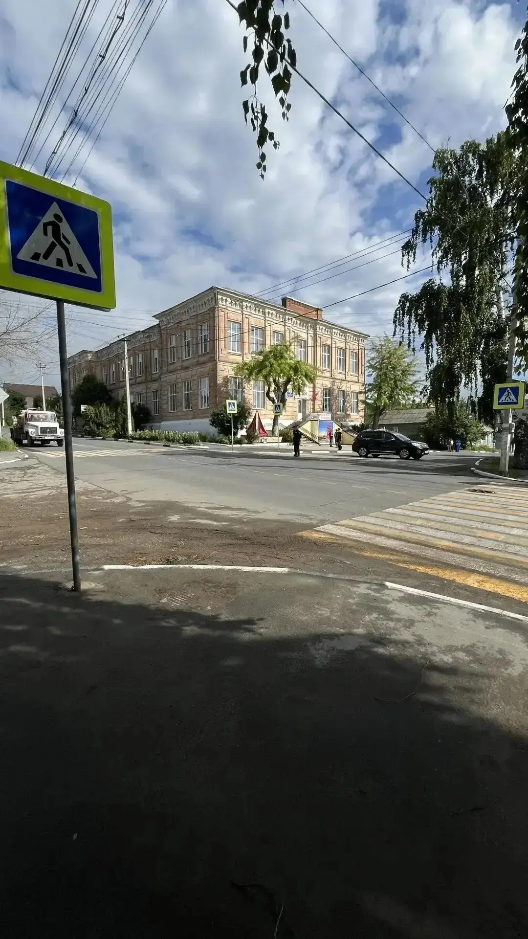 В Вольске по просьбе горожан на «школьном» перекрестке установят светофор   

Обращение жители озвуч