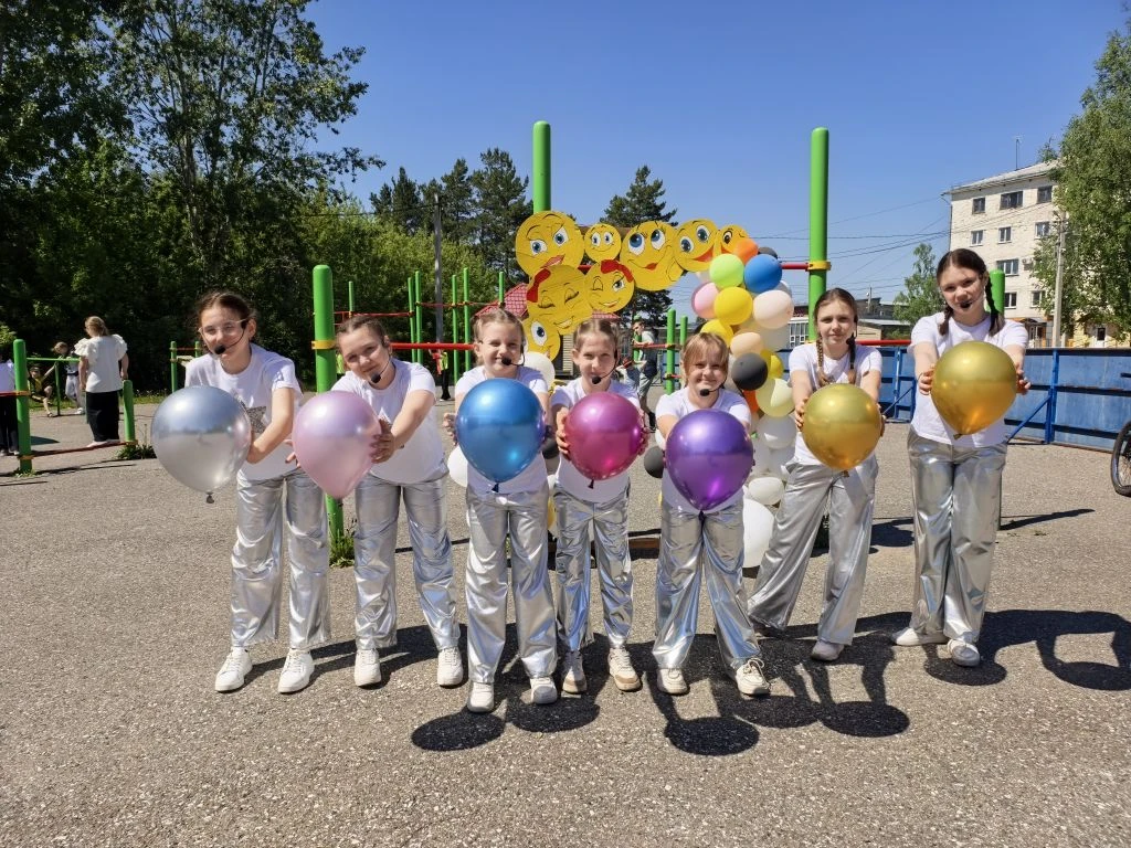 🎉1 июня площадь Торжеств в посёлке Малиновка превратилась в настоящую страну детства. Здесь прошла 