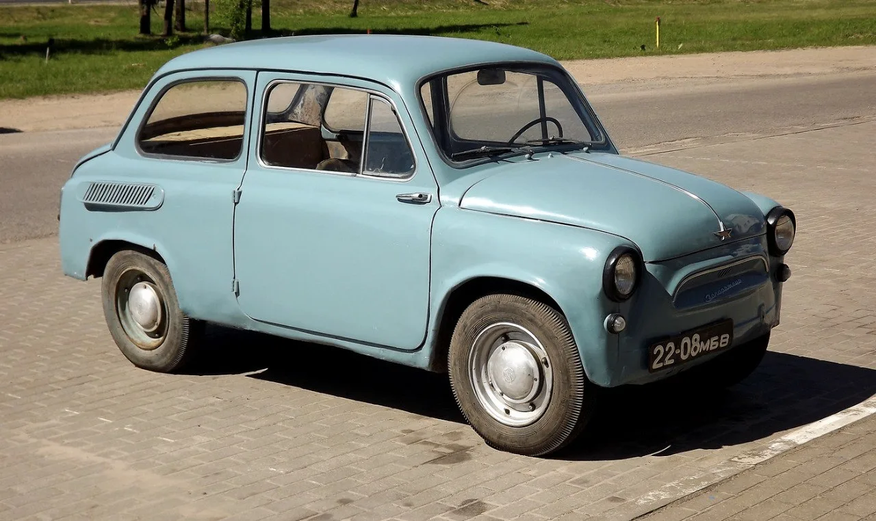 1 октября 1960 года первый автомобиль ЗАЗ-965 сошел с конвейера. Марка получила названи...