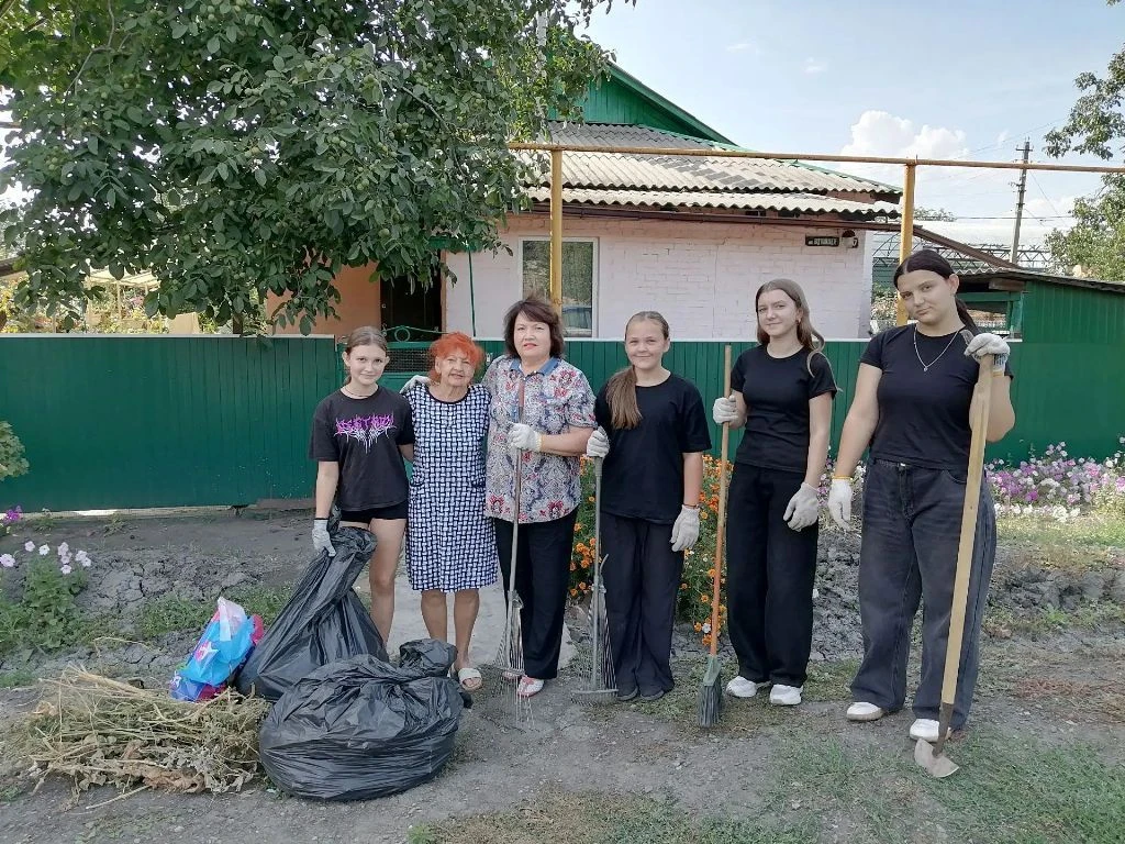 Волонтерская акция помощи ветерану педагогического труда «Доброе сердце» в рамках облас...