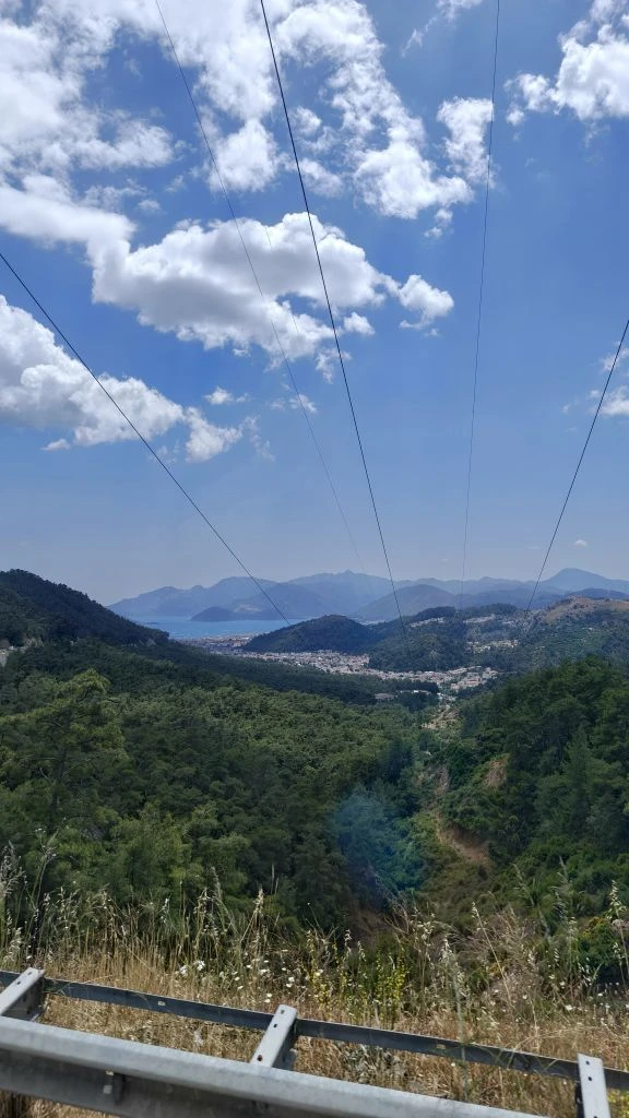 Панорама Мармариса со стороны гор.