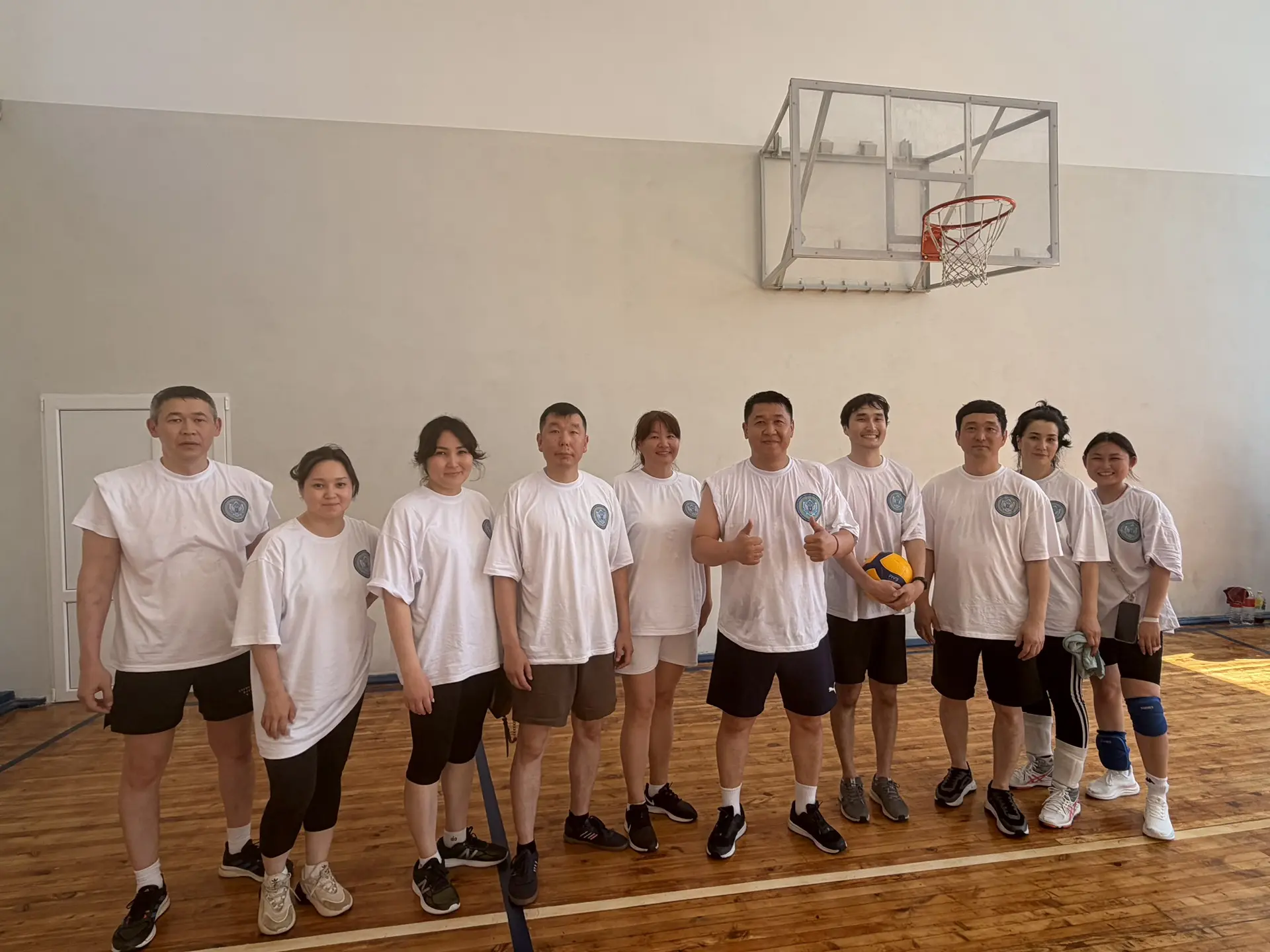 🏐 Спорт, командный дух и любовь к родной Калмыкии! 

Сегодня на площадке «Ойрат Арены» дан старт Ре