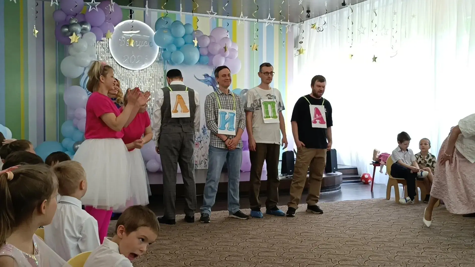 🎉🎓 Слёзы радости и море талантов: выпускной в дошкольном отделении № 2  Друзья, продолжаем рассказыв