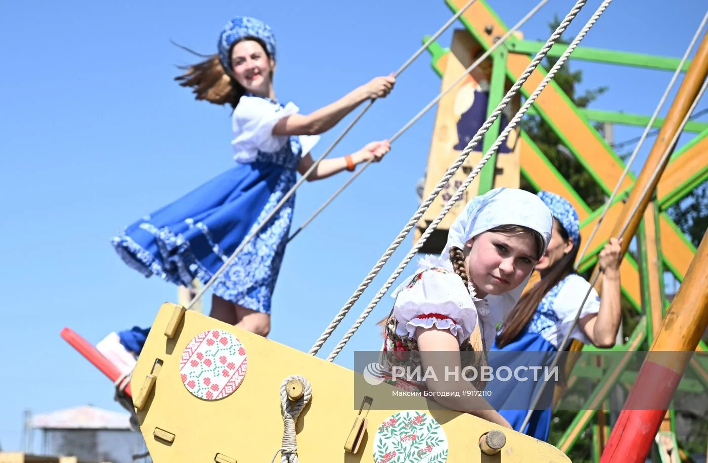Фоторепортажи с «Каравона» вышли на РИА Новости и ТАСС.  #онасвСМИ