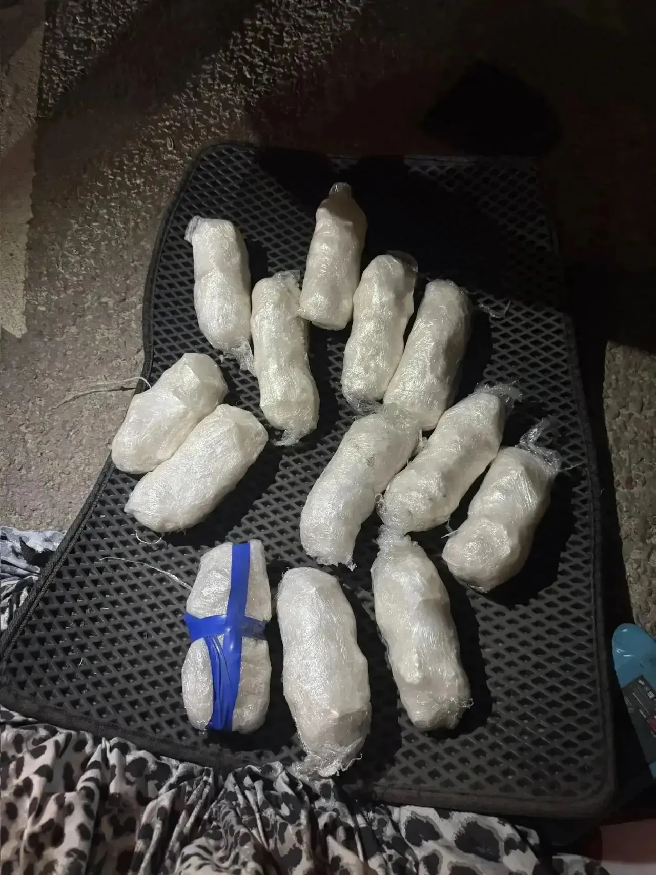 👮‍♂️ Воронежскими полицейскими пресечена попытка перевозки крупной партии наркотиков 

☘️ Сотрудник