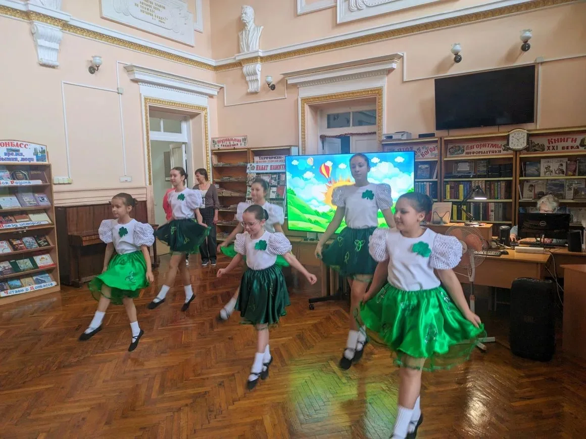 Мудрых книг хранитель вечный

27 мая наша страна отмечает Общероссийский день библиотек.

Сегодня, в