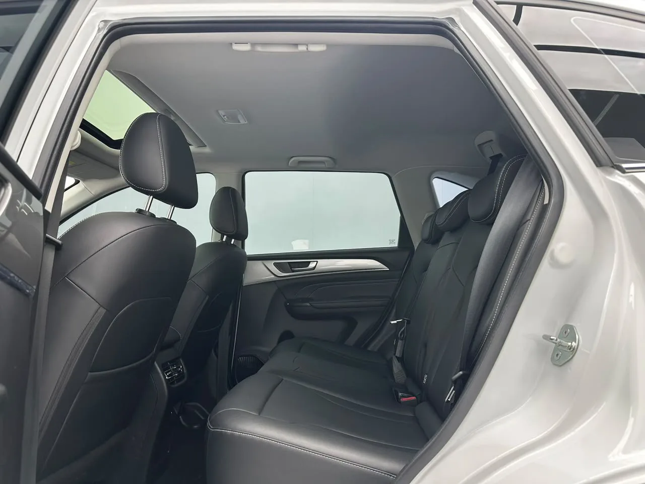 【Модель】Haval M6 PLUS, 2023, 1.5T DCT Luxury Intelligent Edition