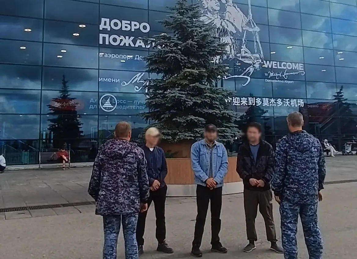 Судебные приставы выдворили иностранных граждан с территории Республики Крым