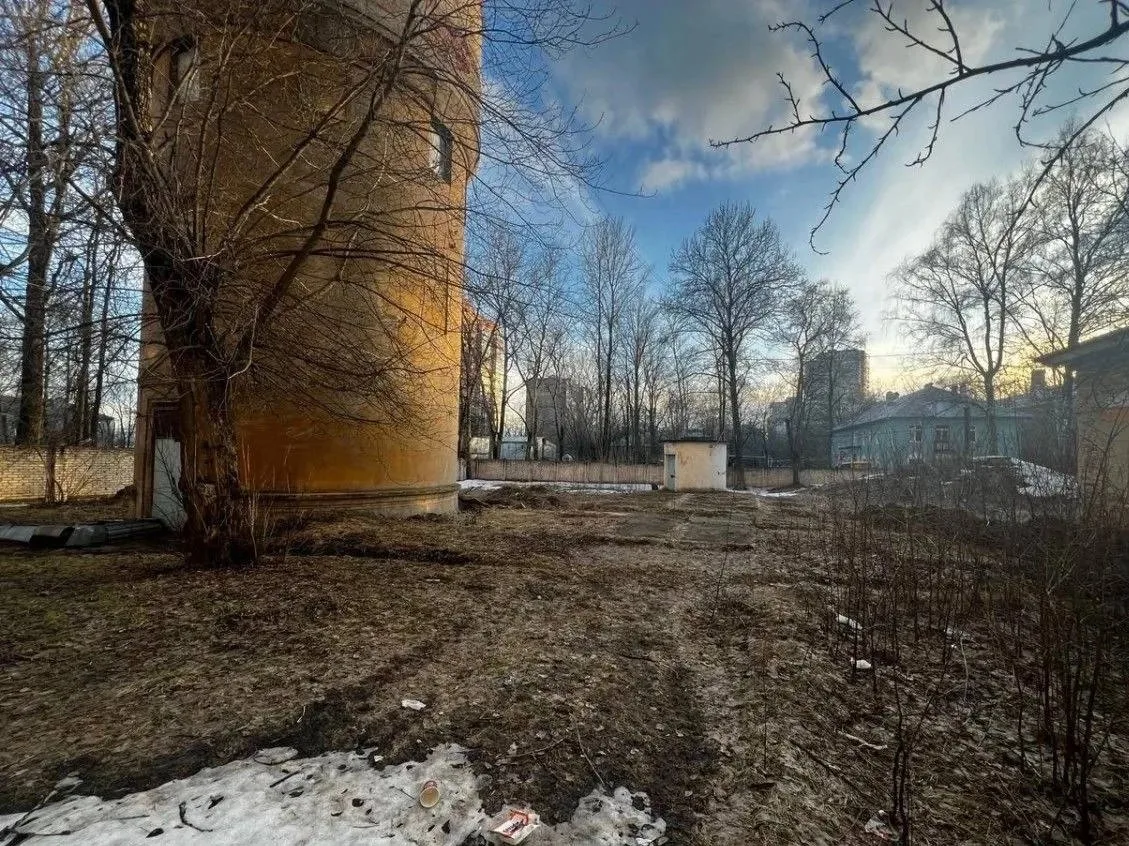 🏚 Ещё одну историческую башню в Одинцово могут снести.
 
На улице 1-я Вокзальная выставлен на прода
