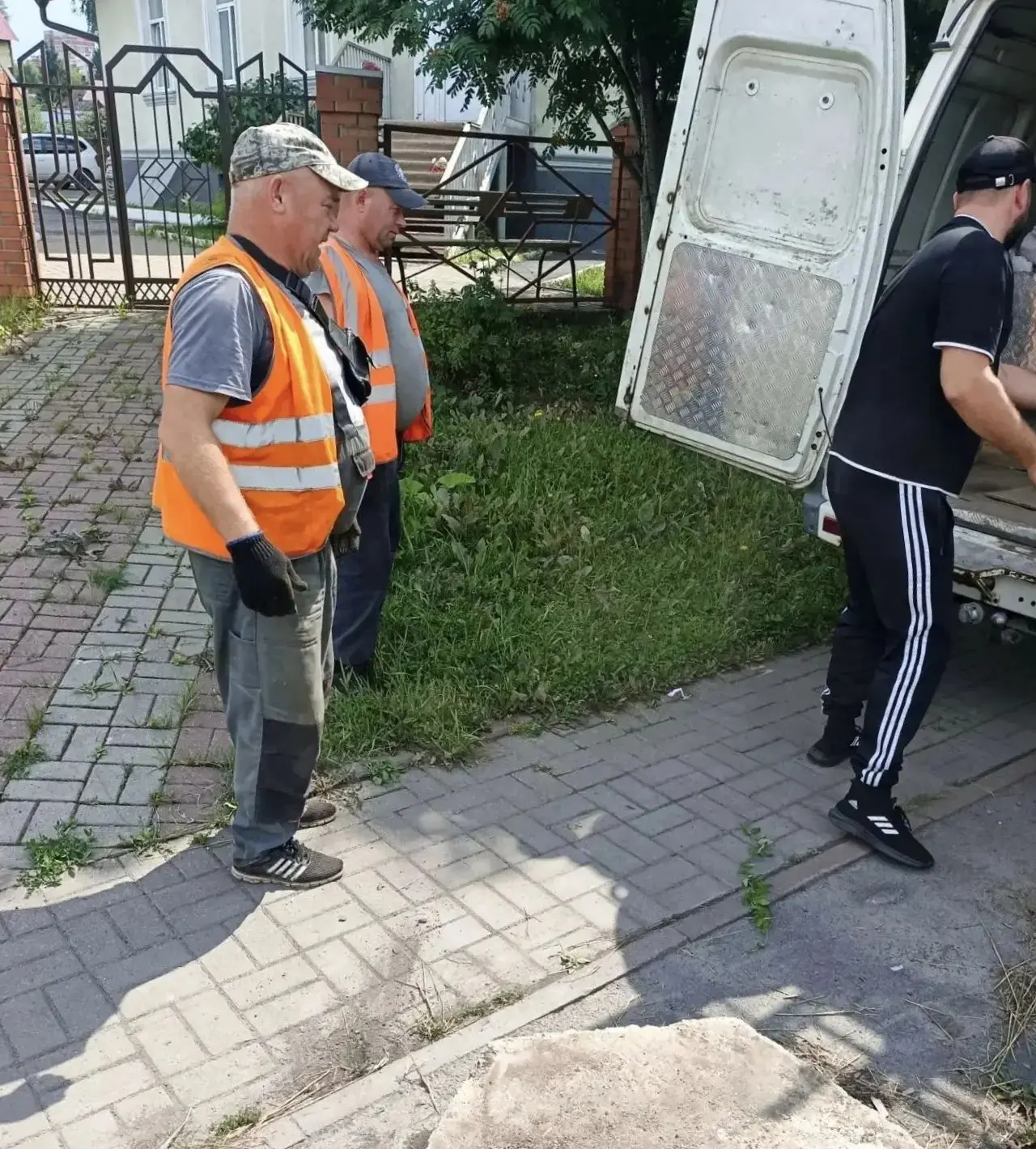 На улице Нахимова в Рудничном районе Кемерова закрыли три колодца

На опасные участки обратили внима