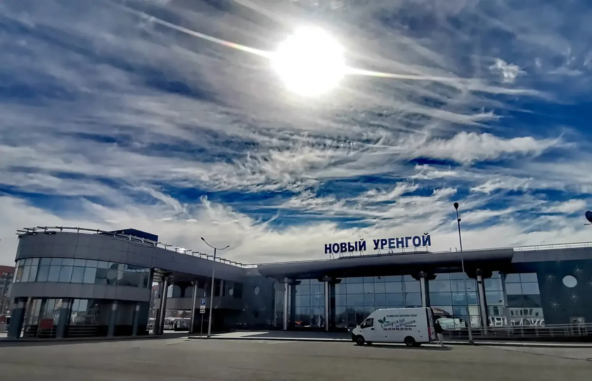 Новоуренгойцы, что вы любите в лете больше всего? 

🔥 — жаркое солнце и долгие прогулки
❤️ — цве