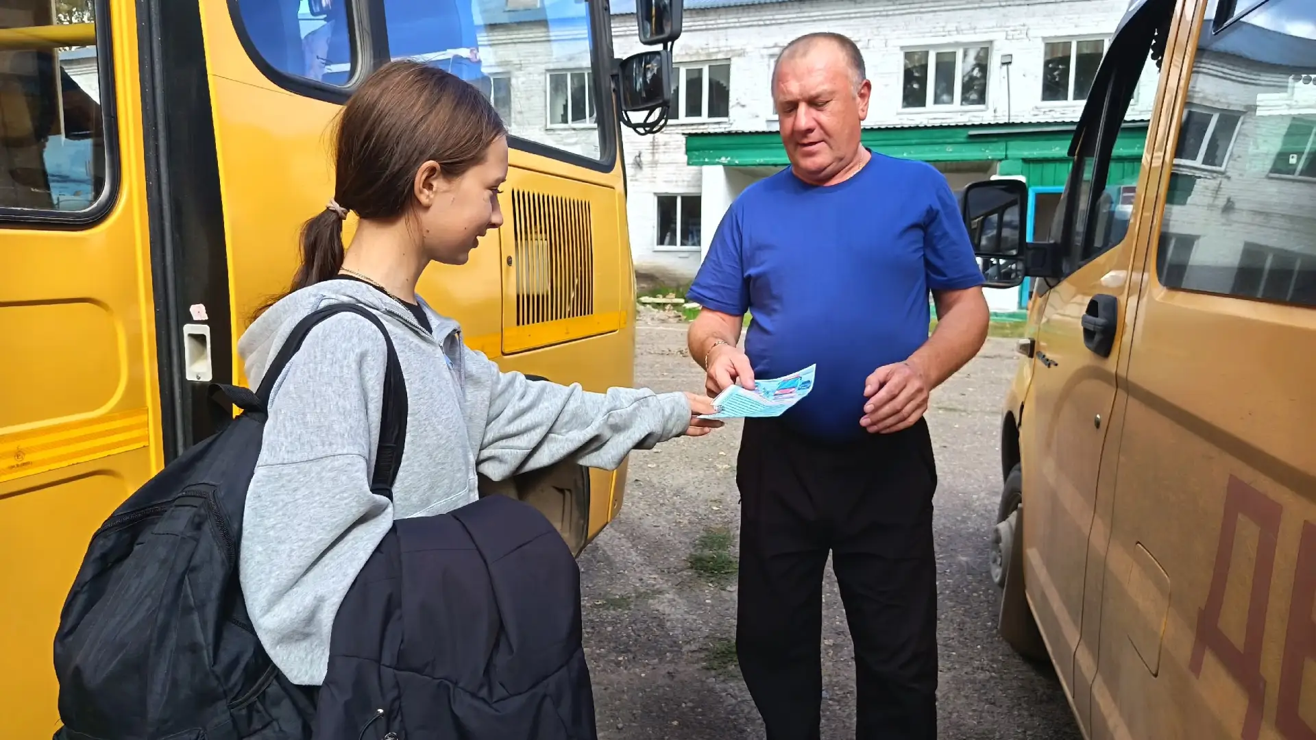 Советник директора по воспитанию Денисовской средней школы Екатерина Олеговна Романова ...