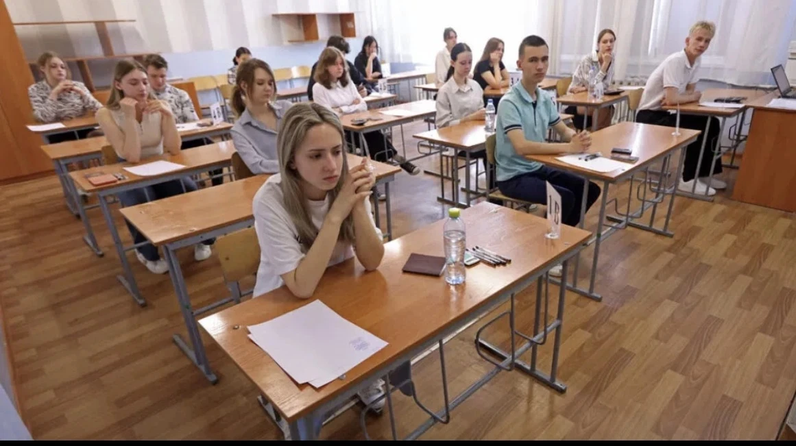 9 июня, девятиклассники Алтайского края сдавали ОГЭ по русскому языку

Это один из двух обязательных