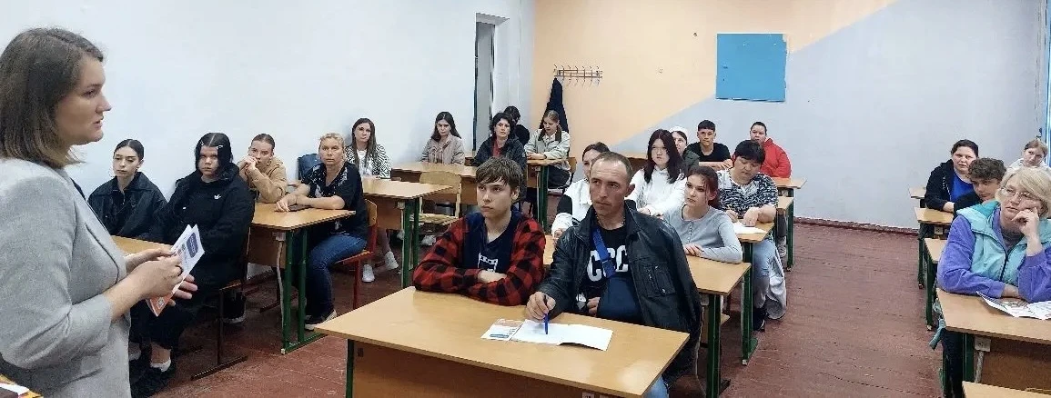 🤝 Работаем на перспективу: родительские собрания в школах района!  Команда Кореновского политехничес