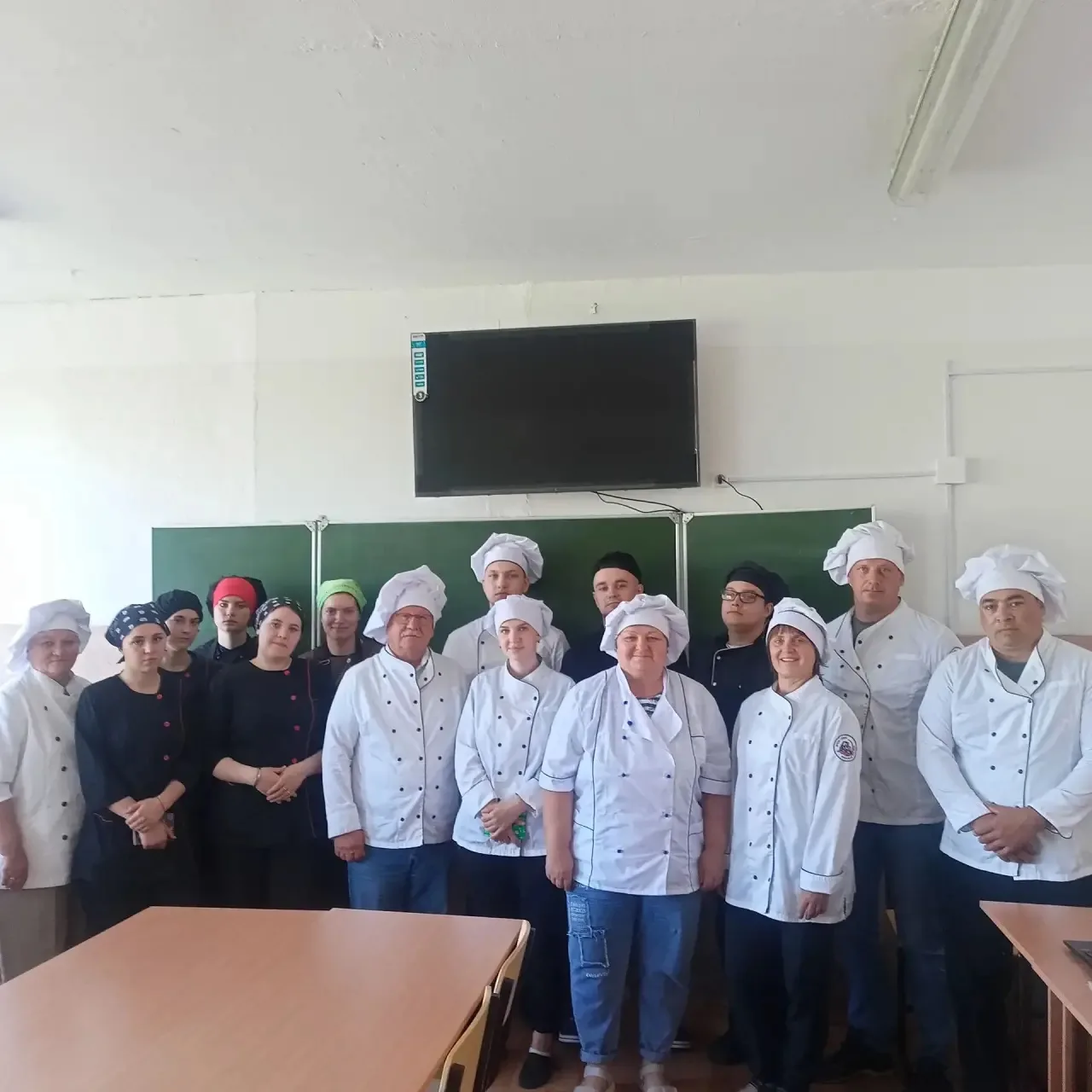 🎉Поздравляем выпускников👩‍🎓👨‍🎓, успешно сдавших демонстрационный экзамен по профес...