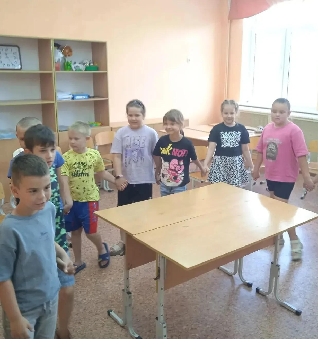Кульминацией дня стало  «Создание портрета отряда». Занятие провела школьный психолог О...