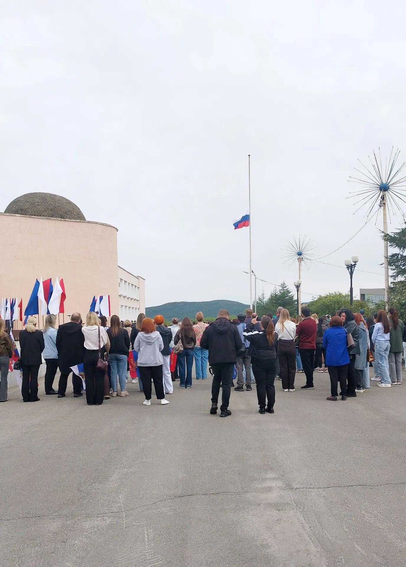 🇷🇺21 августа, накануне Дня Государственного флага России, коллектив Детской музыкальн...