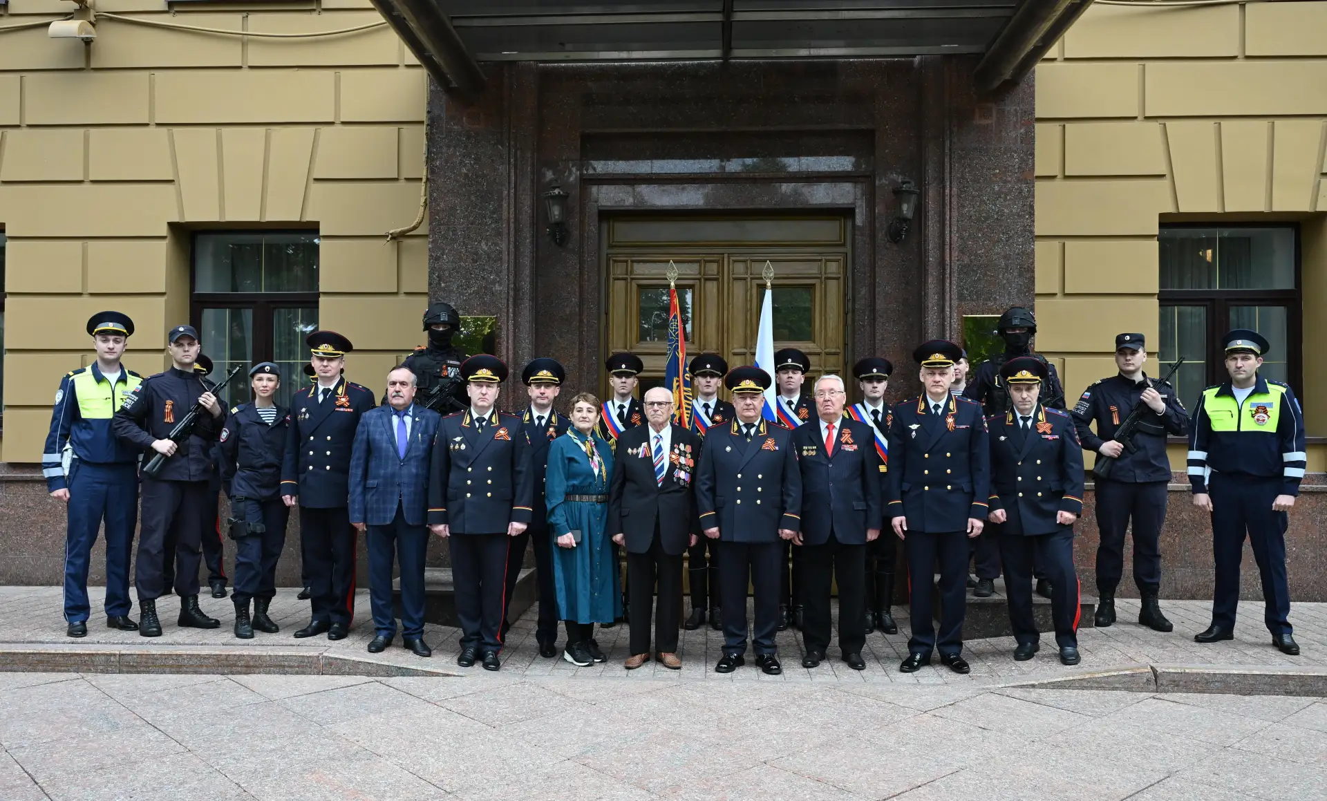 Две судьбы, одна Победа: московские полицейские поздравили ветеранов с днем рождения   В ГУ МВД Росс