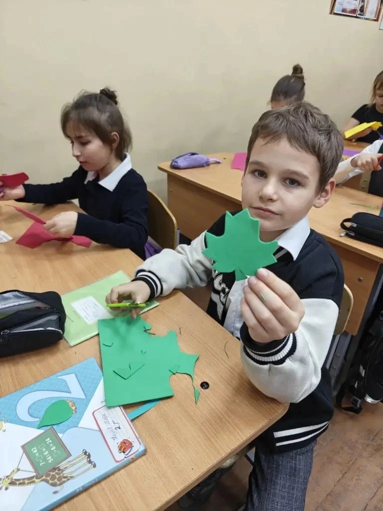 Сегодня во 2 Г классе прошёл увлекательный урок театральной деятельности, посвящённый важной теме — 