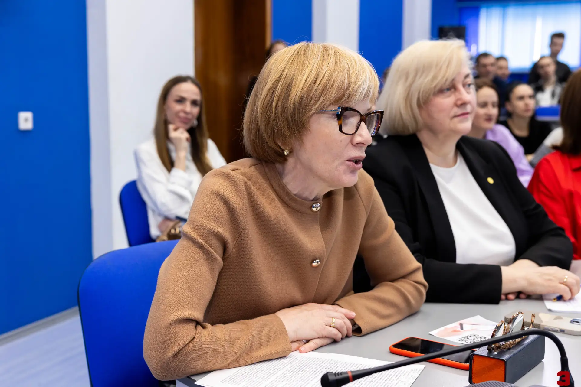 В Социально-экономическом институте обсудили вызовы и стратегии социально-экономического развития Ро