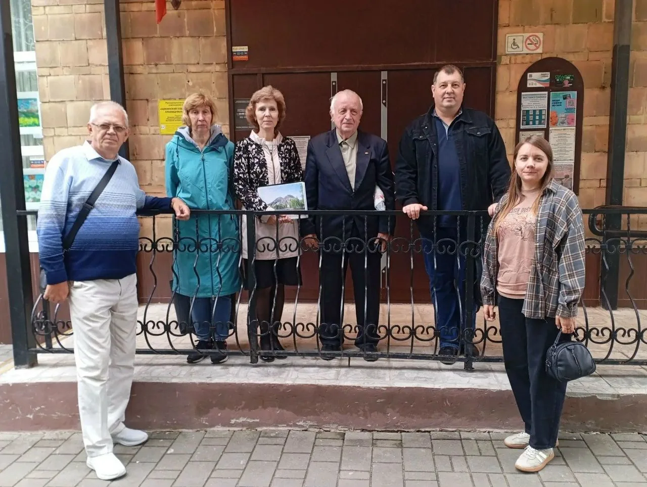 29 июля участниками пешеходной экскурсии «По улицам родного города» стали известные щек...