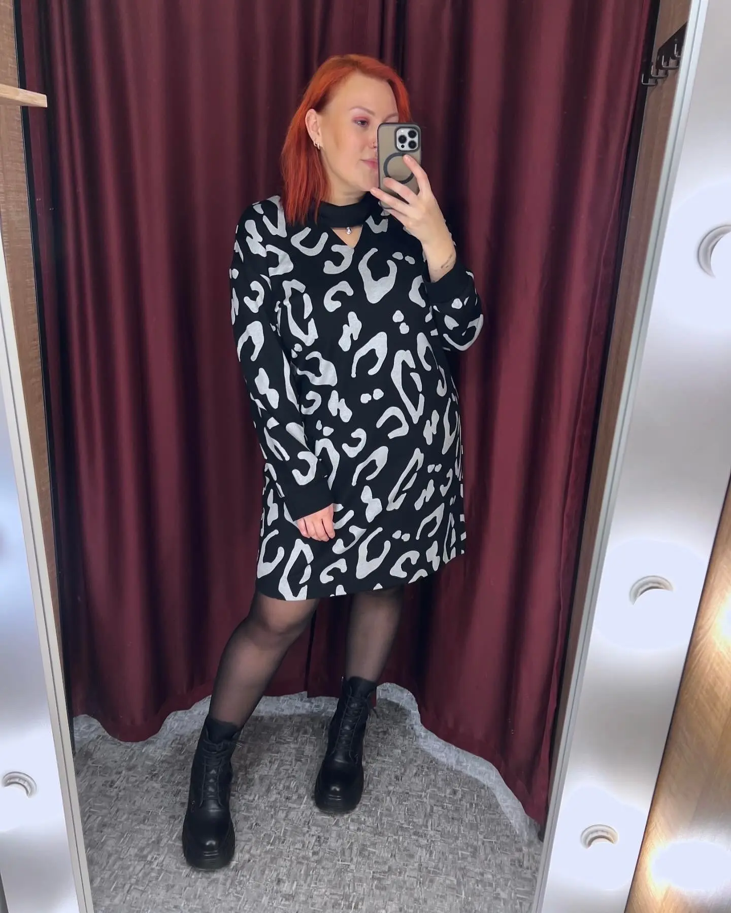 Стильное короткое трикотажное платье 😻