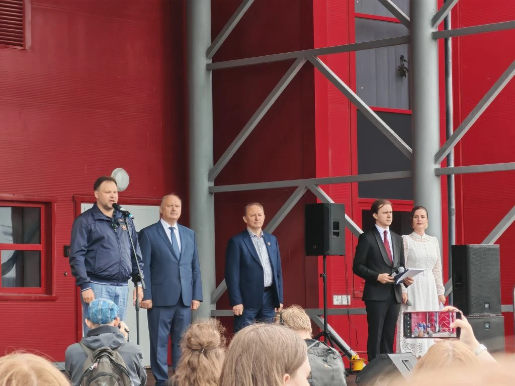 13 июня площадка Дома молодежи на Богатырском, 44 стала центром притяжения для всех, кто любит учить