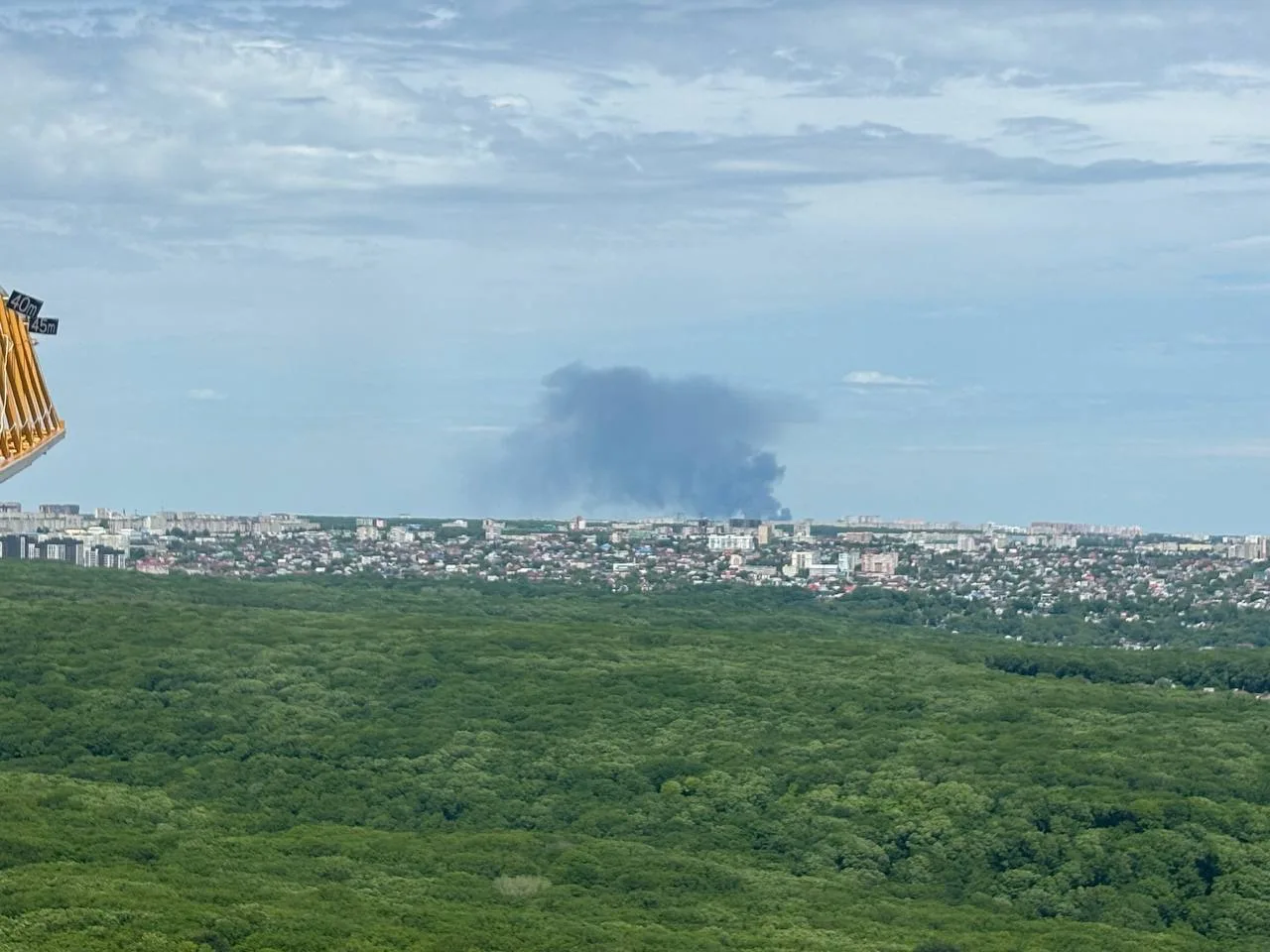 Пожар виден с Российского, в стороне Верхнерусского, что-то горит 🙄