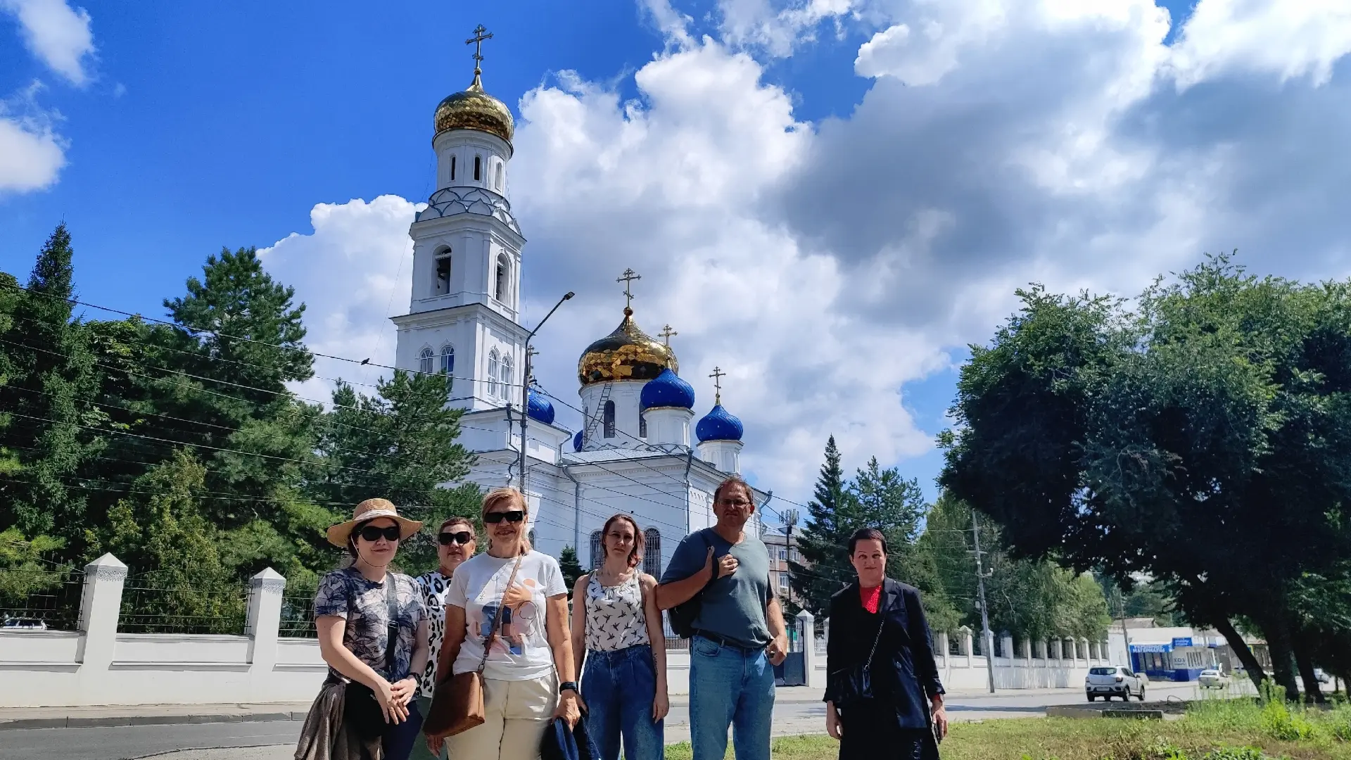 В субботу у нас прошла экскурсия "Непарадный Саратов. Горная часть".
Мы действительно гуляли по непа