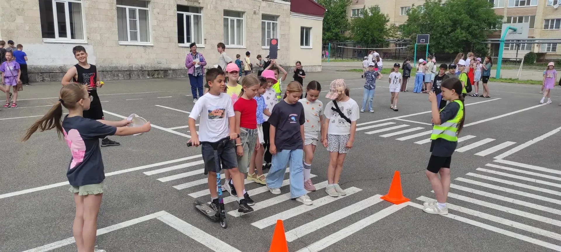 С воспитанниками пришкольного лагеря "Бригантина"  социальным педагогом Фоломеевой О.С. была проведе