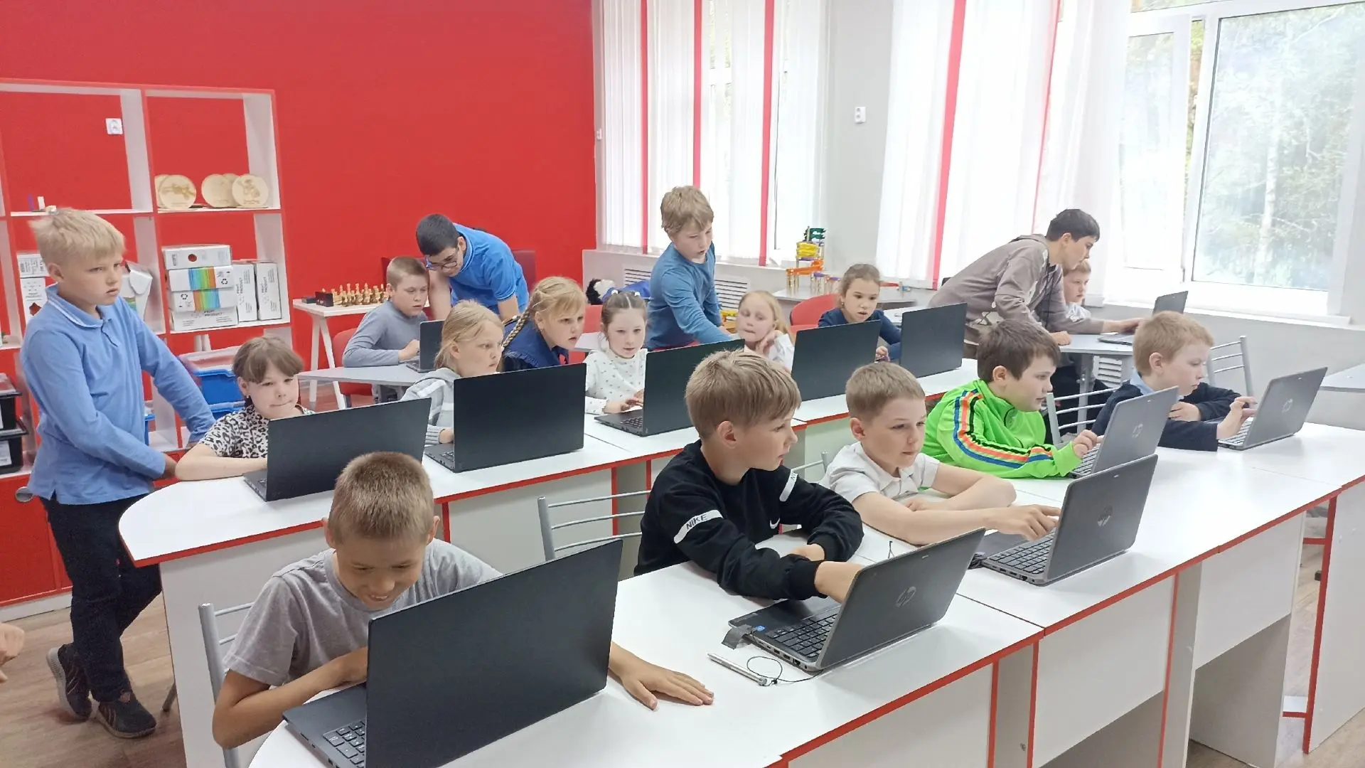 Сегодня в нашей школе прошёл необычный и очень тёплый мастер-класс по программированию ...