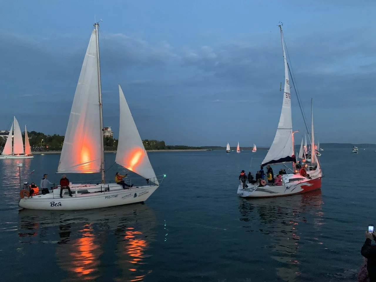 ⛵️ Собираетесь сегодня на «Алые паруса»?